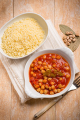 couscous and chickpeas with tomato sauce