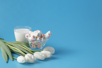 White tulips with twisted marshmalow