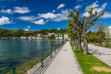 Fototapeta na wymiar Lakeside Promenade - Traunsee, Gmunden, Austria