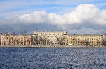 Fototapeta na wymiar October embankment in St.Petersburg.