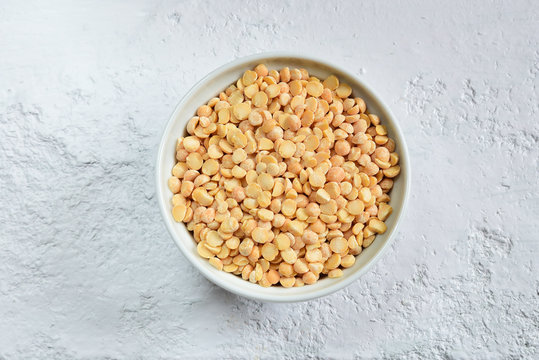 Split peas in a bowl