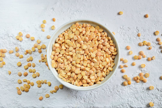 Split peas in a bowl