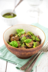 Sauteed mushrooms with pesto sauce