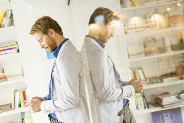 Obraz premium Businessman with a phone