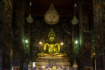 Fototapeta na wymiar Phra Si Sakyamuni, Buddha-Statue in Wat Suthat , Thailand