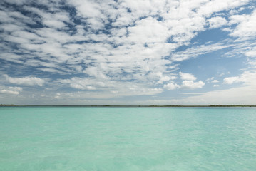 Fototapeta na wymiar Beautiful view of caribbean lagoon Bacalar. Seven Color water