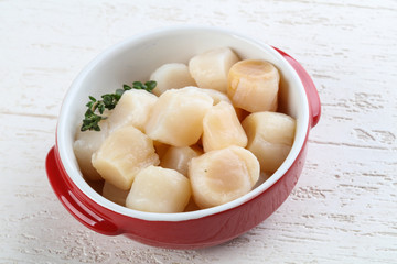 Raw scallops