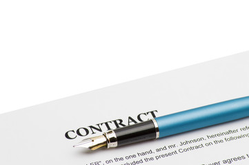 Obraz premium Close-up of pen on contract 