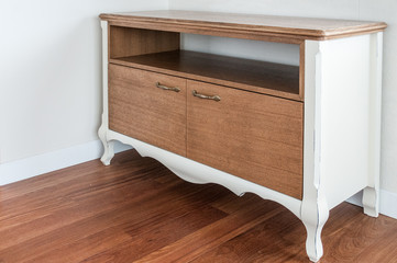 Wooden chest of drawers