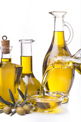 oliera con olio di oliva extravergine