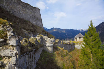 Burgruine Ehrenberg bei Reutte, Österreich.