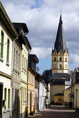 Fototapeta premium Pfarrkirche Sankt Laurentius in der historischen Altstadt