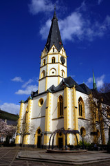 Fototapeta na wymiar Pfarrkirche Sankt Laurentius in der historischen Altstadt
