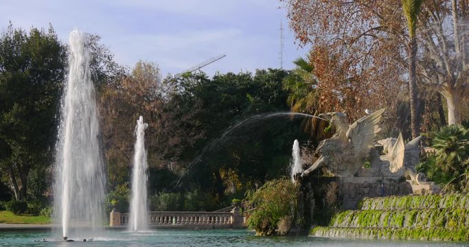 park de la ciutadella fountain sunny day barcelona 4k spain
