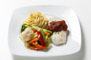 Grilled fish with vegetables and potato