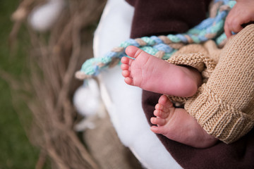 baby legs newborn