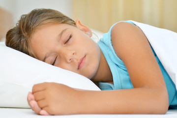 Obraz na płótnie Canvas Sweet dreams, adorable toddler girl sleeping