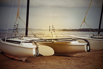 Catamaran sur le sable, vintage