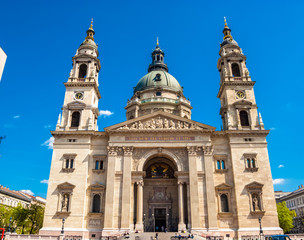 Fototapeta na wymiar Facade of St. Stephen's Basilica in Budapest, Hungary.