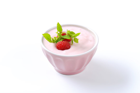 Light raspberry yogurt