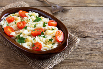 Pasta casserole with tomatoes