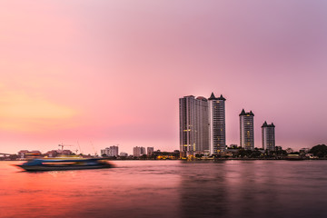 Fototapeta na wymiar Modern Building Architecture and Sunset at Putrajaya Lake