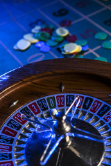  roulette vista dall'alto con luce blu 