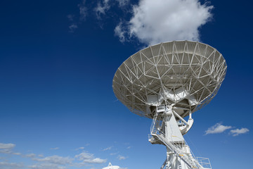 Huge antenna dish at Very Large Array