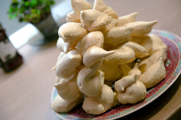 Meringue on a decorative plate