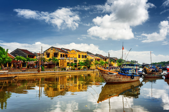 Wooden boats on the Thu Bon River, Hoi An (Hoian), Vietnam