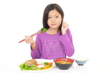 食事を楽しむ女の子