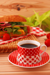 おいしそうなサンドイッチとコーヒー
