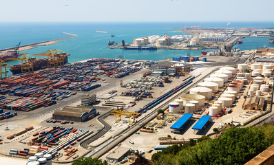 Fototapeta premium Industrial port of Barcelona in daytime