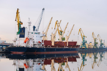 Obraz premium Seaport. Transportation of bulk cargoes, General cargoes and containers