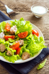 Chicken salad with tomatoes