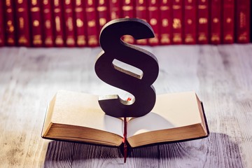 Black wooden paragraph