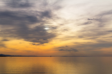 Fototapeta na wymiar Golden lake sunset