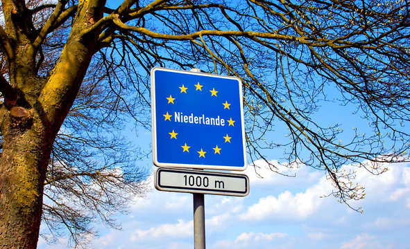 Schild "Niederlande 1000 m"
