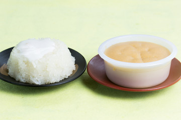 Sticky rice with steamed custard in the cup