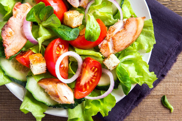 Chicken salad with vegetables