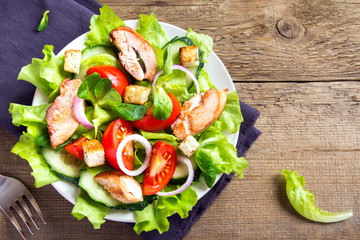 Chicken salad with vegetables