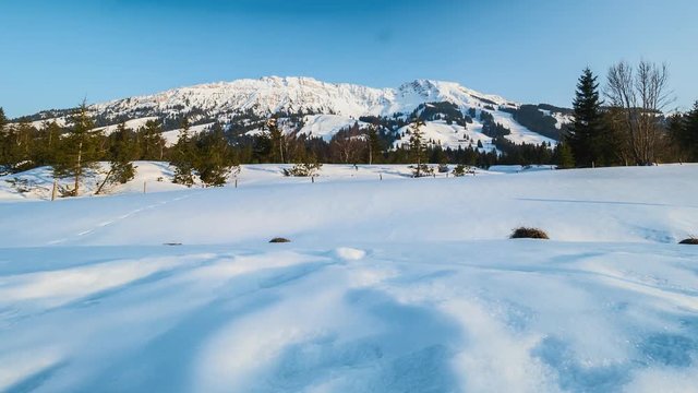 Berg Iseler in den Allg&auml;uer Hochalpen im Winter bei Sonnenuntergang im Zeitraffer