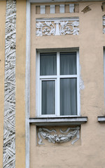 Fototapeta na wymiar Окно в старинном здании 