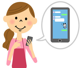 スマートフォンを触るエプロンの女性  