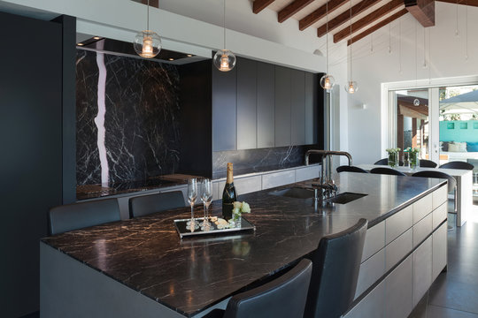 Loft 44 By Studio CASAdesign Minimalist dining room, Loft design, Contemporary a