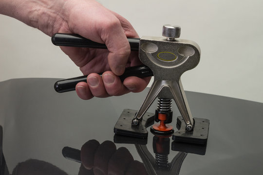 dellen lifter mit hand