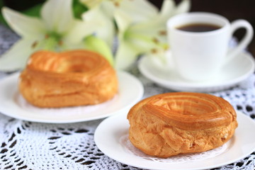 Eclairs with vanilla cream