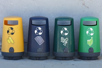 Papeleras de reciclaje