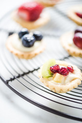 Mini tart with fresh fruits