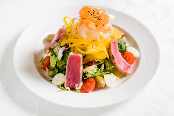 salad with tuna